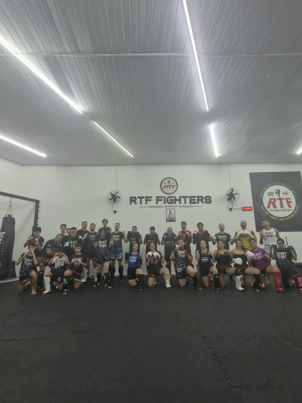Turma de Muay Thai Misto da RTF Fighters